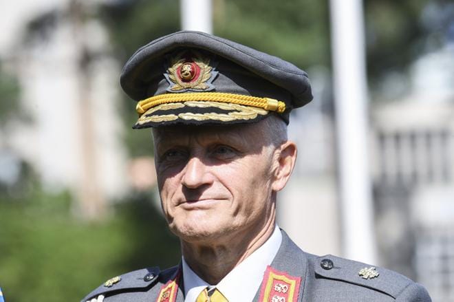 Kenraali Timo Kivinen aloitti puolustusvoimien komentajana torstaina. KUVA: Kimmo Brandt / Compic