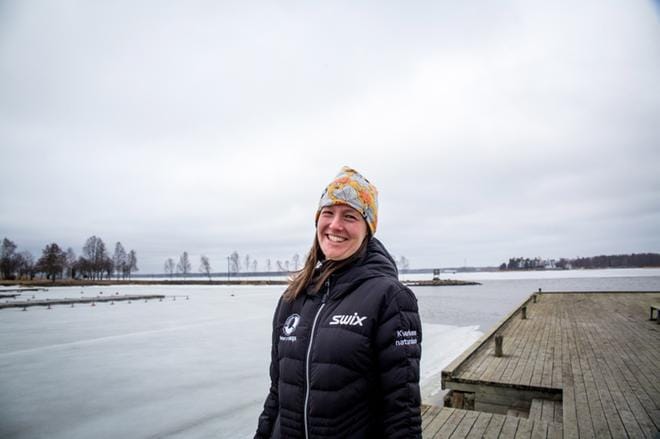 Kvarken naturskolassa ollaan ulkona säällä kuin säällä. Kaikki lapset eivät vietä paljon aikaa ulkona, joten he eivät ole tottuneet ulkoiluun. Kuvat: Paula Kaskimaa