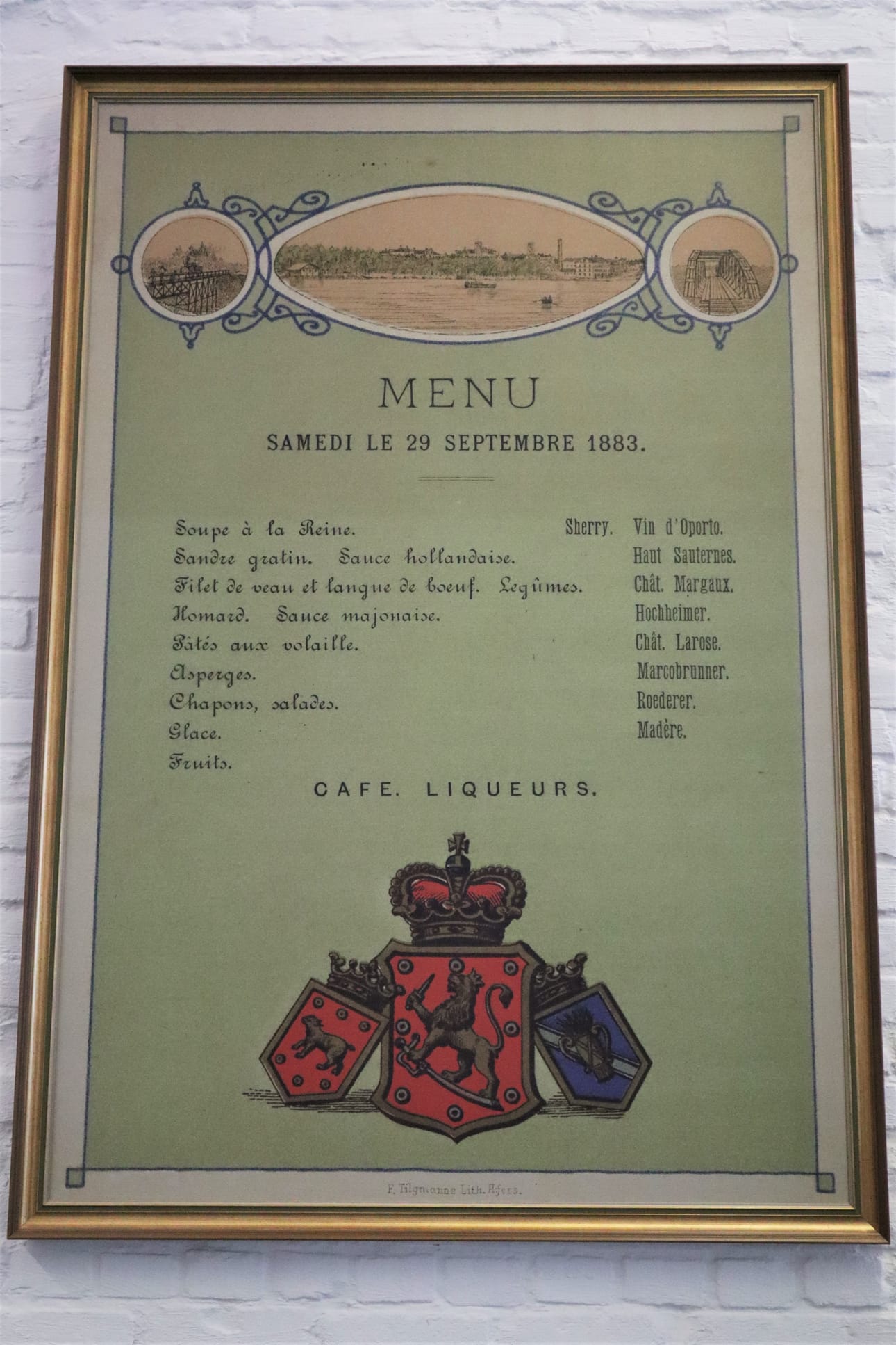 Kun rautatie Vaasaan valmistui, juhlaväelle tarjottiin hieno juhla-ateria. Tuon aterian menu on kehystettynä veturitallin seinälle muistoksi rautatien valmistumisesta.