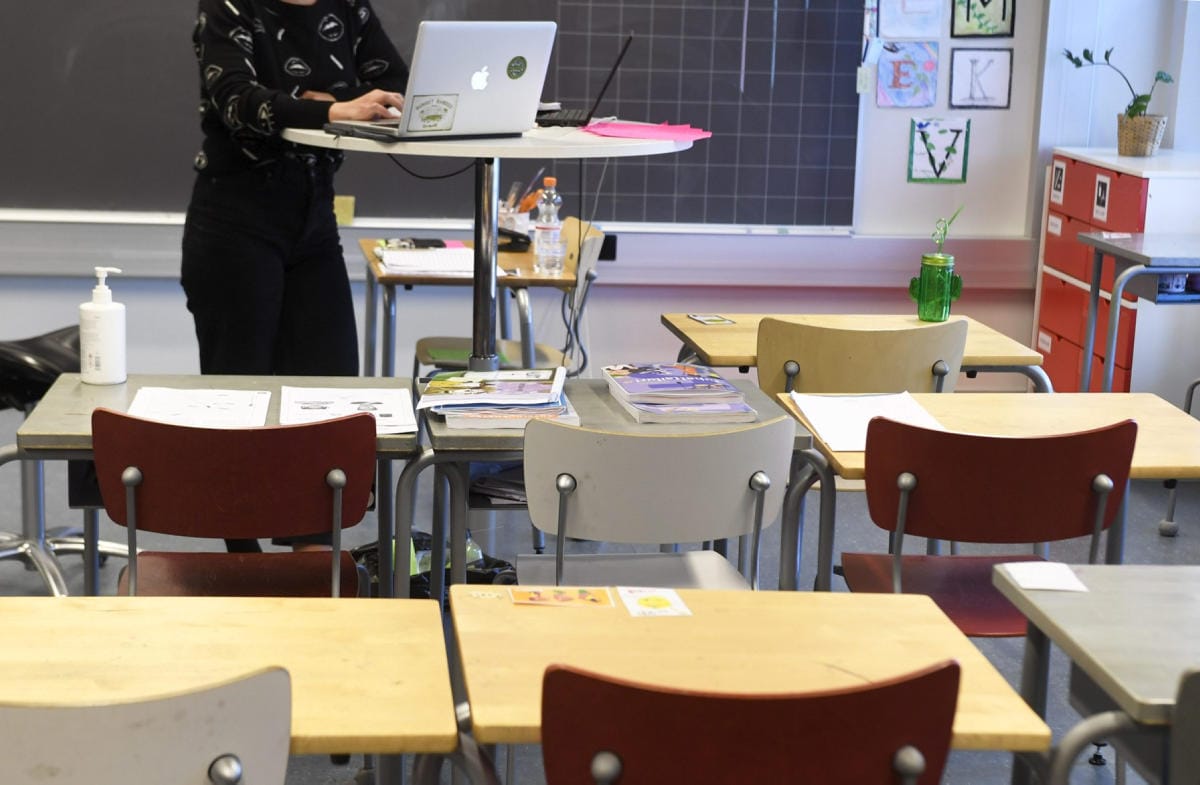 Päätökset etäopetukseen siirtymisestä tehdään kunnissa, mutta STM voi antaa ohjeen etäopetukseen siirtymisestä tartuntatautilain perusteella. Arkistokuva. LEHTIKUVA / Vesa Moilanen