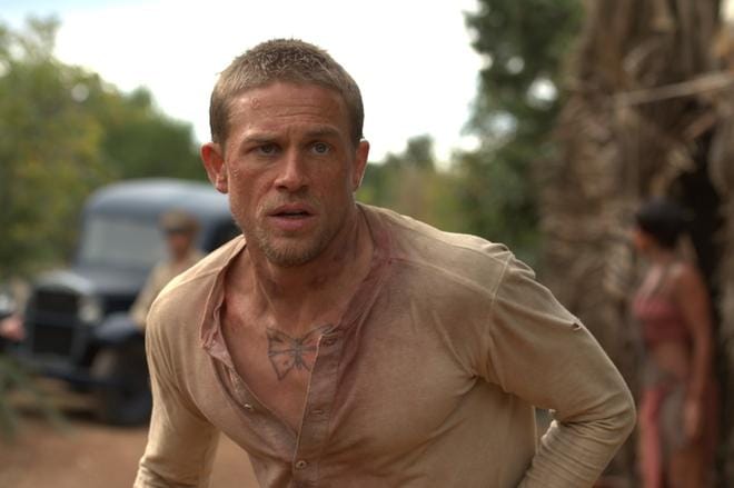 Charlie Hunnam esittää viidakkovankilasta pakenevaa rikollista 1970-luvun menestysleffasta tehdystä uudessa Papillon-elokuvassa.