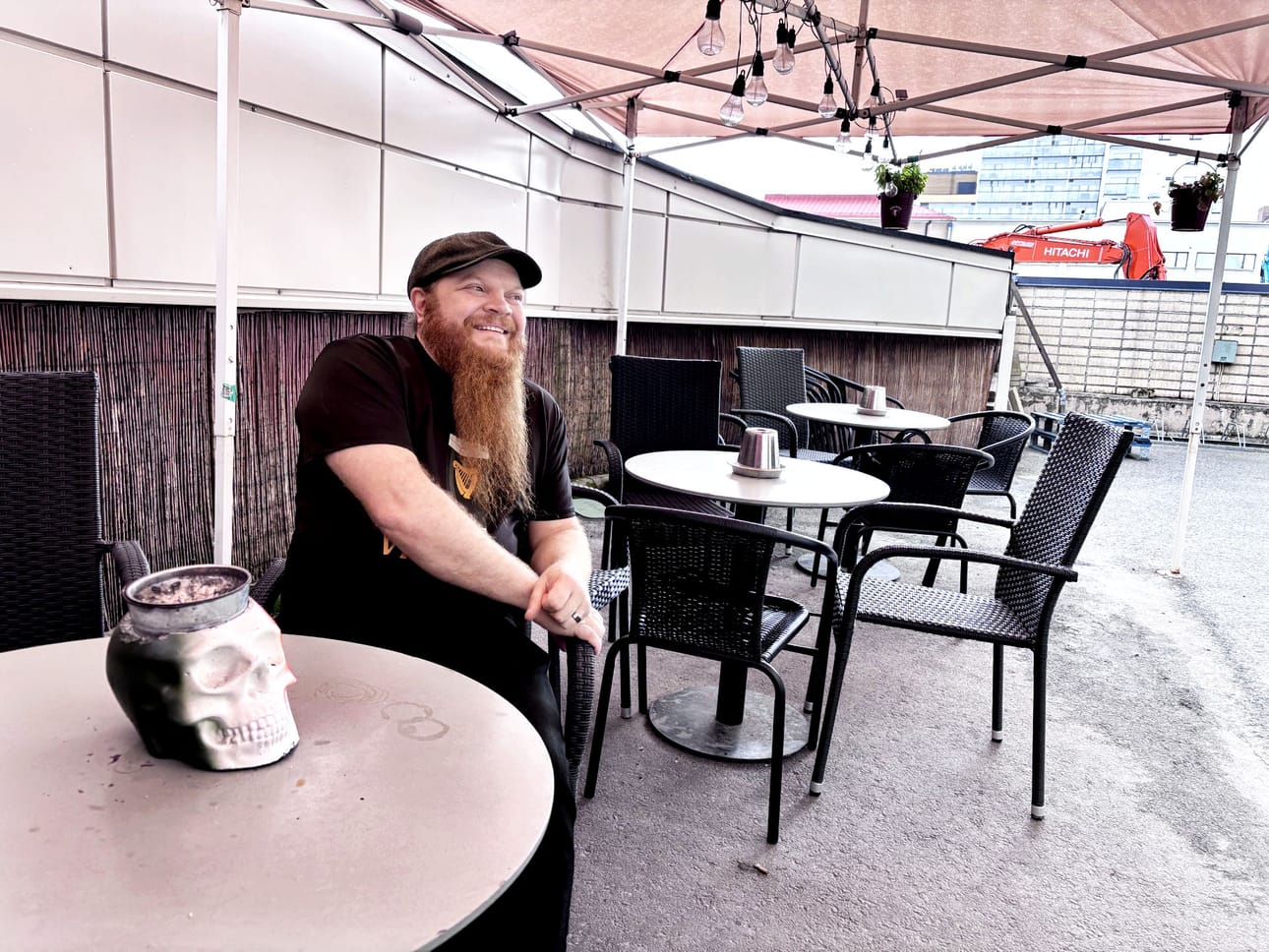 Jere-Miikka ”Jerkka” Myllymäki käänsi omistamansa irkkupubi Danny Boyn terassin heikkoudet markkinointivaltiksi.