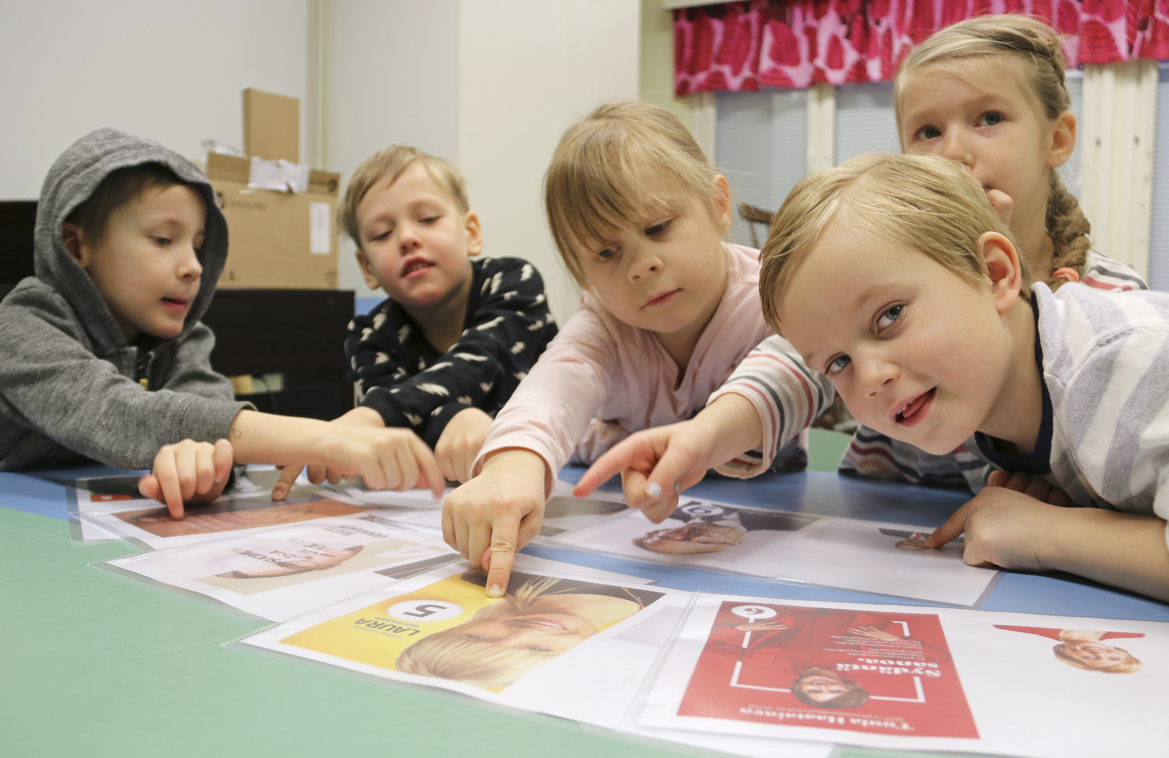 Weeti Koskela, Veikka Partanen, Niia Teerinkoski, Selma Soppela ja Juho Marttila toivovat, että Suomeen valittava presidentti olisi mukava ja kiva.