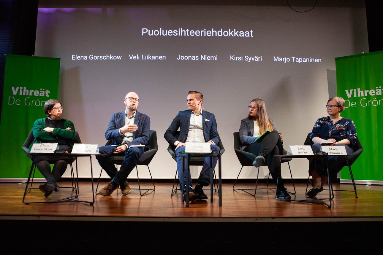 Joku heistä valitaan Porissa vihreiden uudeksi puoluesihteeriksi: Elena Gorschkow, Veli Liikanen, Joonas Niemi, Kirsi Syväri ja Marjo Tapaninen.