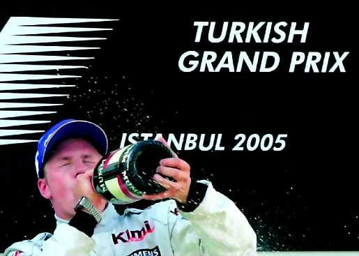 Voittajalle kuohujuomaa. Kimi Räikkönen kaasutteli ykköseksi runsas viikko sitten Turkin GP:ssä. Seuraavaksi hän on valmis valloittamaan Italian ja Monzan ensi sunnuntaina.