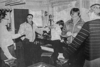 Vanha kuva: Parin päivän tietoisku korukivistä kiinnosti taivalkoskisia helmikuussa 1984