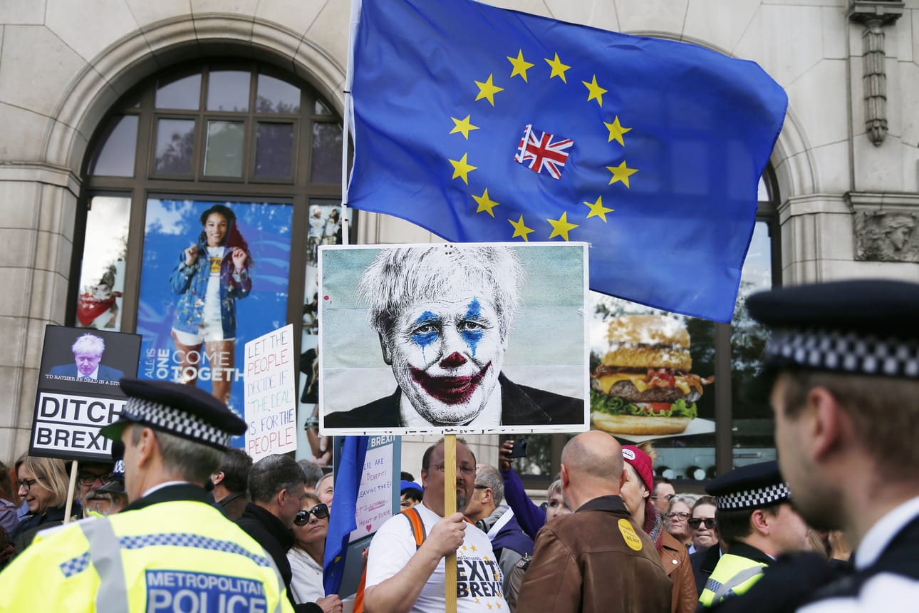 Britannian EU-eron ehdoista ei tullut lauantainakaan selvyyttä vaan brexit-ratkaisu siirtyi taas. Osa yrityksistä odottelee yhä, miten eron ehdot vaikuttavat niiden Britannian kanssa käymään kauppaan.