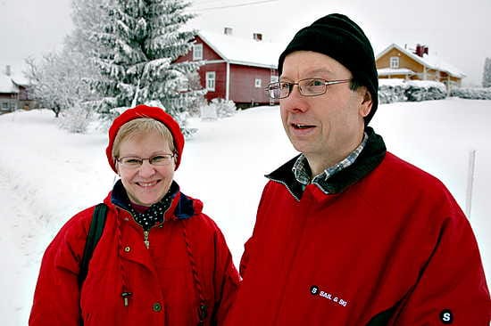 Naapurinvaaralle ulottuva kaivosvaltaushakemus sai Kirsti ja Hannu Kosken mietteliääksi. Sotkamon rikas maaperä ja Talvivaaran esimerkki kiinnostaa kaivosyhtiöitä.