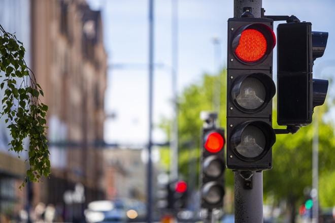 Vaasanpuistikko on kaupungin pahin ruuhka-alue. Vaasan liikennesuunnittelupäällikkö Pertti Hällilän mukaan alueella on niin suuret liikennemäärät, ettei liikenne suju ilman valo-ohjausta. KUVA: SAMI PELTONIEMI