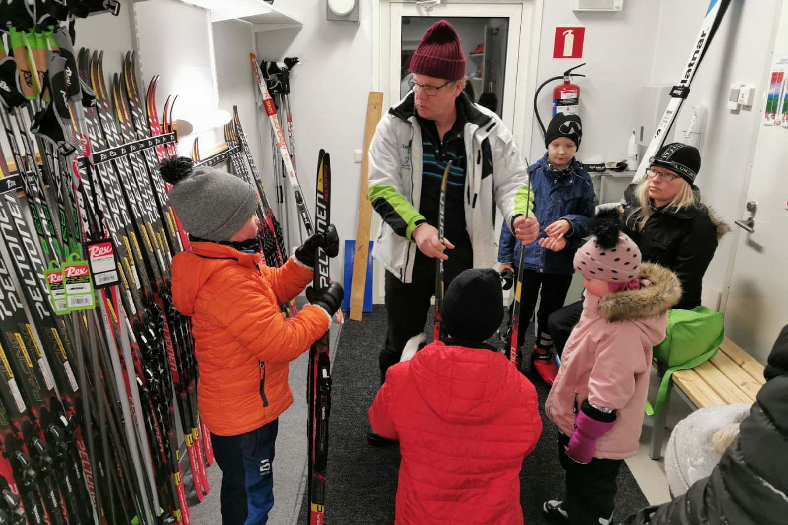 Taivalkoskelle palkintoja Pohjois-Pohjanmaan Urheilugaalassa – Oinas ja suksikirjasto palkittiin