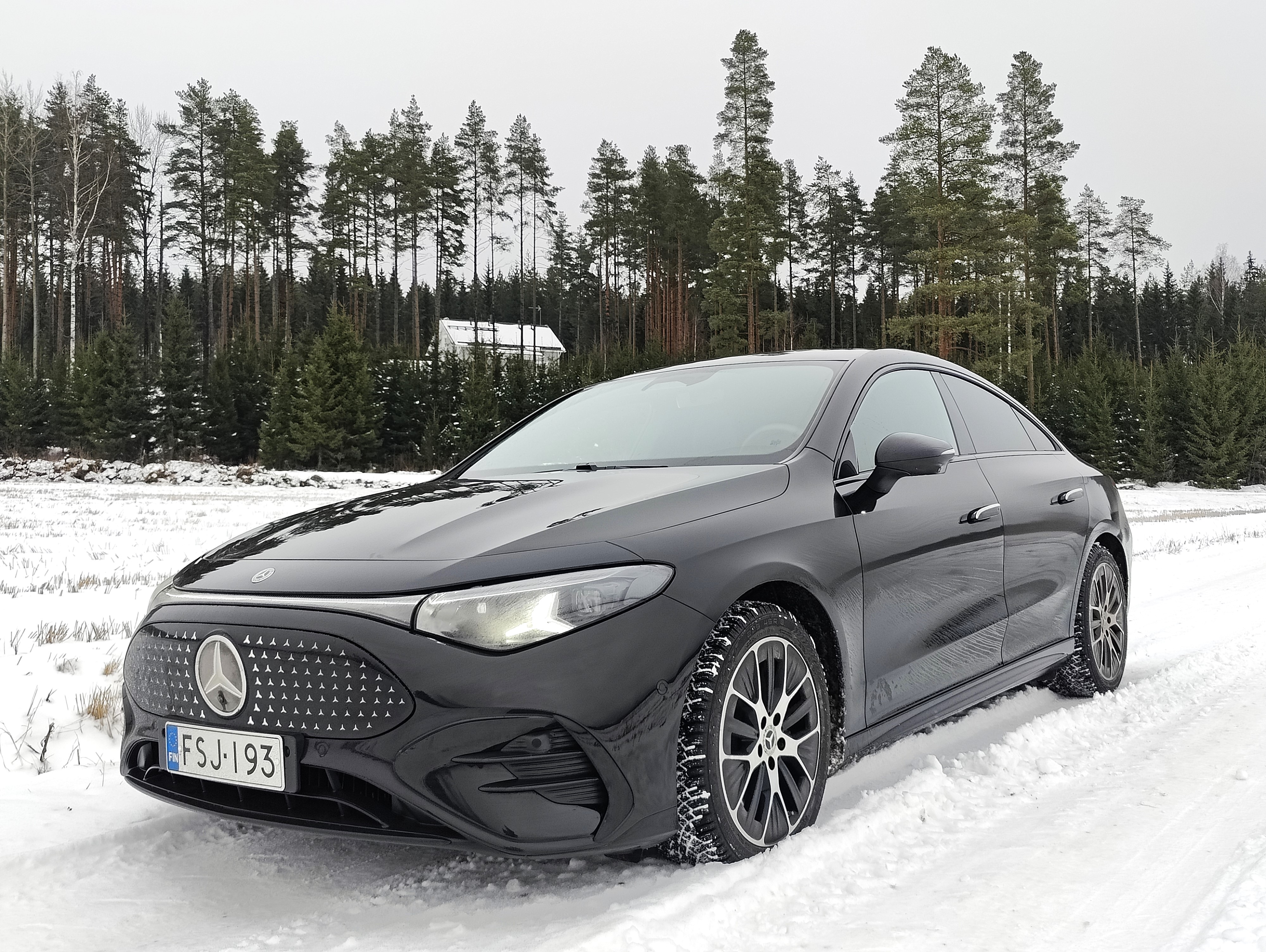 Pakkanen rappaa Vuoden Autonkin suorituskykyä – Mersun kulutus nousi talvikelissä puolitoistakertaiseksi