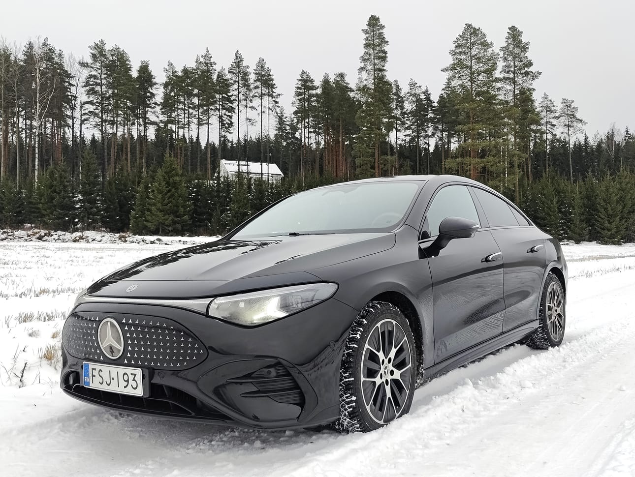 Yksi Mercedes-Benz CLA:n valteista on alhainen ilmanvastus. Mallin Cd-arvo on vain 0,21, mikä auttaa osaltaan kulutuksen vähentämisessä.