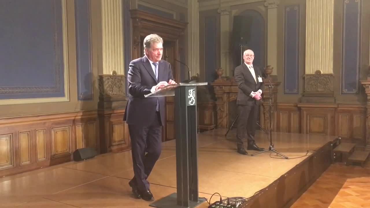 Sauli Niinistö puhui venäjää