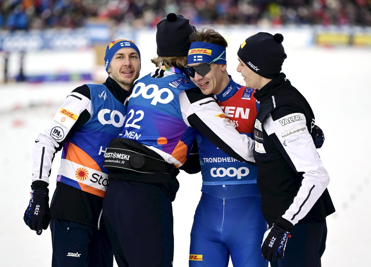 Ilkka Herola (vas.), Wille Karhumaa, ankkuri Otto Niittykoski ja Eero Hirvonen ylsivät neljännelle sijalle yhdistetyn joukkuekisassa MM-Trondheimissa. LEHTIKUVA / Antti Aimo-Koivisto