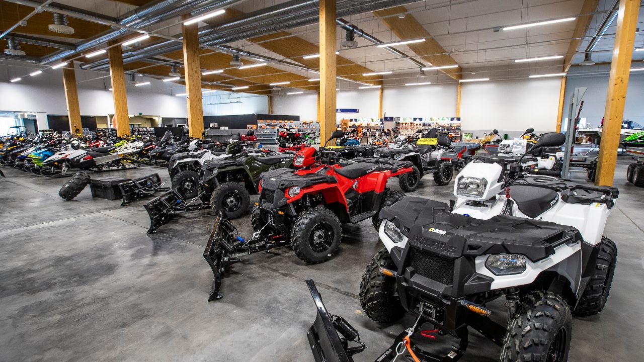 Motocafe avasi Pattijoella - Katso video uudesta hulppeasta myymälästä