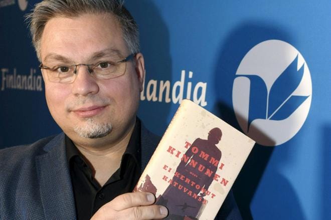 Korjaako lapualaisjuurinen Tommi Kinnunen tämän vuoden kaunokirjallisuuden Finlandia-palkinnon? Se nähdään keskiviikkona, kun palkinnot julkistetaan. KUVA: LEHTIKUVA / HEIKKI SAUKKOMAA
