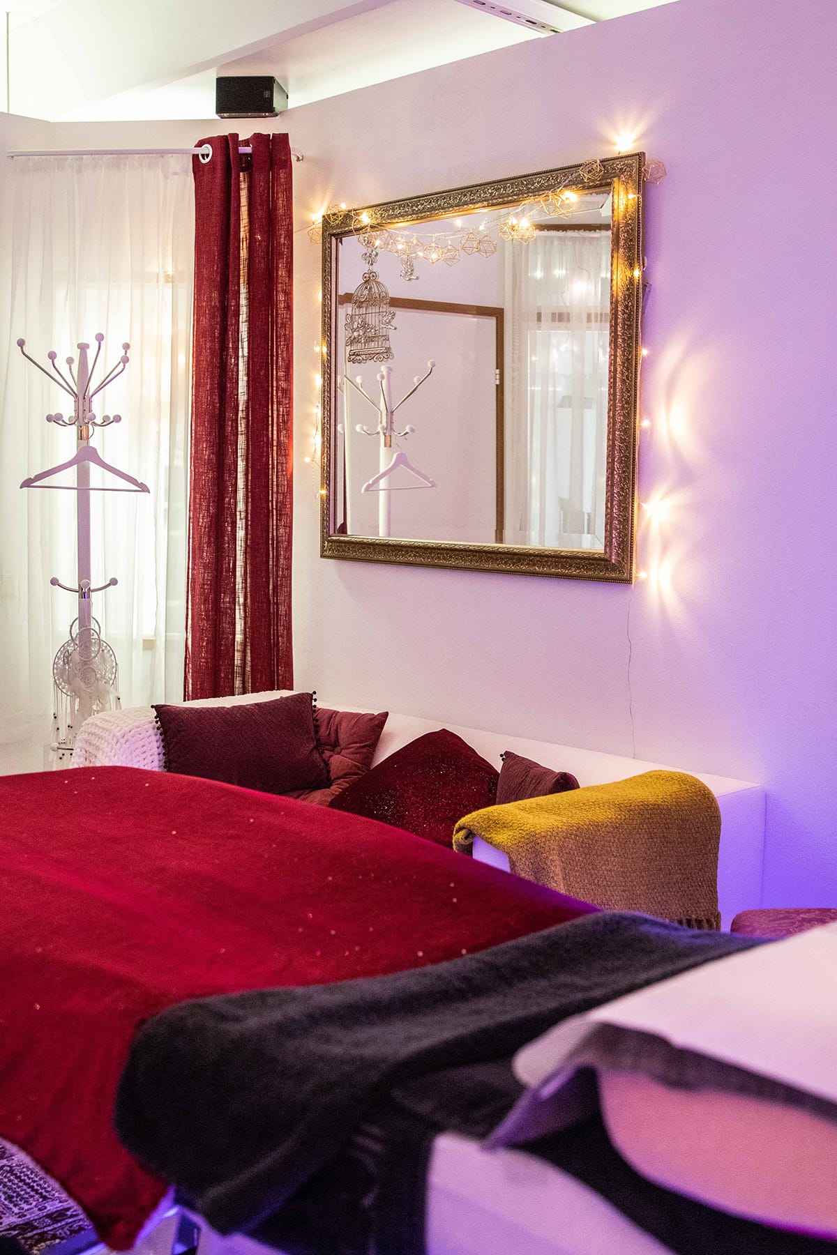 Kauneusstudio BeautyQ:n tunnelma on saanut kiitosta asiakkailta. ”Tänne on aivan ihana tulla. Tunnelma on rauhallinen ja ihmiset ystävällisiä”, kommentoi asiakas Anitta Väärälä hymyillen.