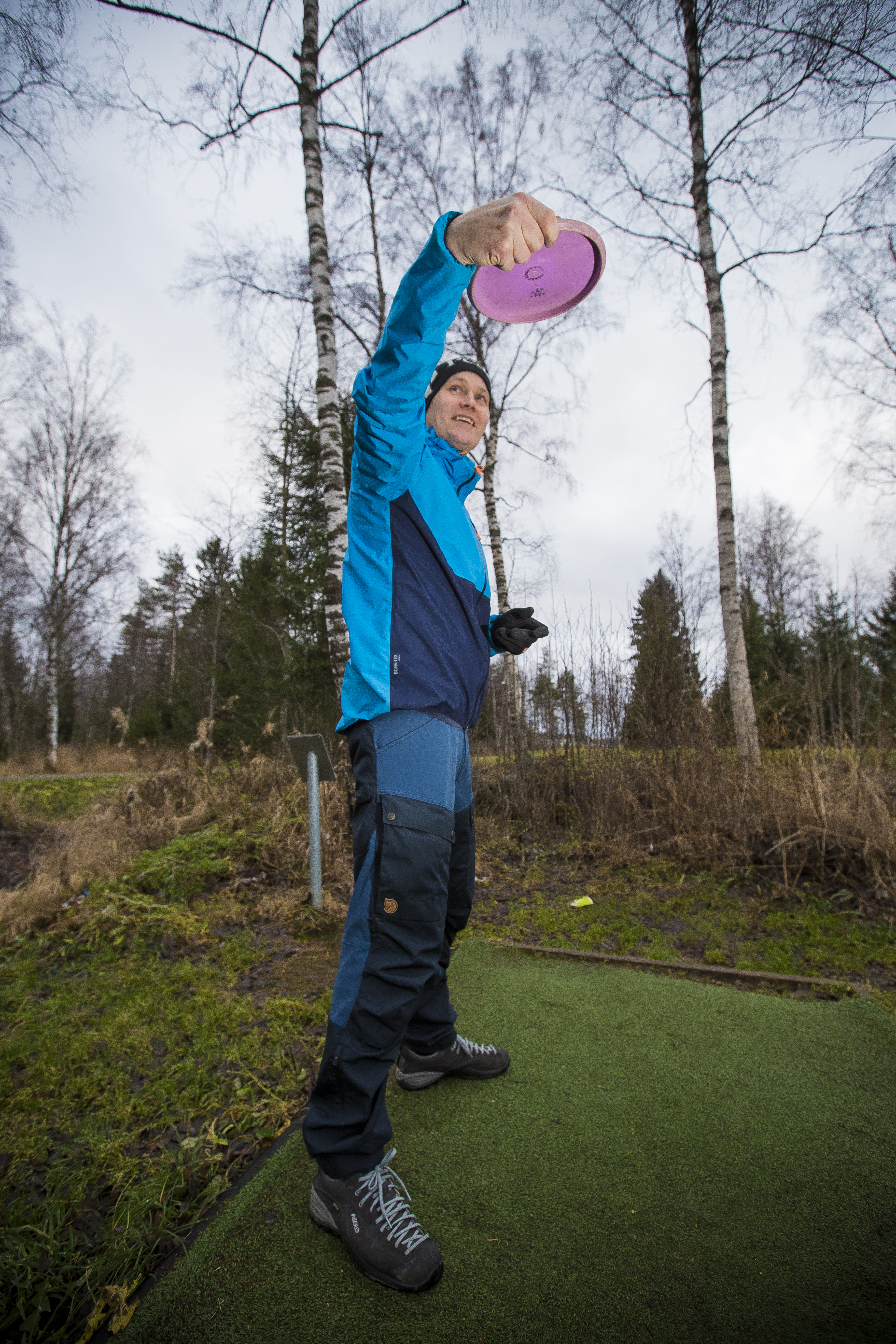 Mikko Keski-Korsu ryhtyi uuden frisbeegolfseuran puheenjohtajaksi.