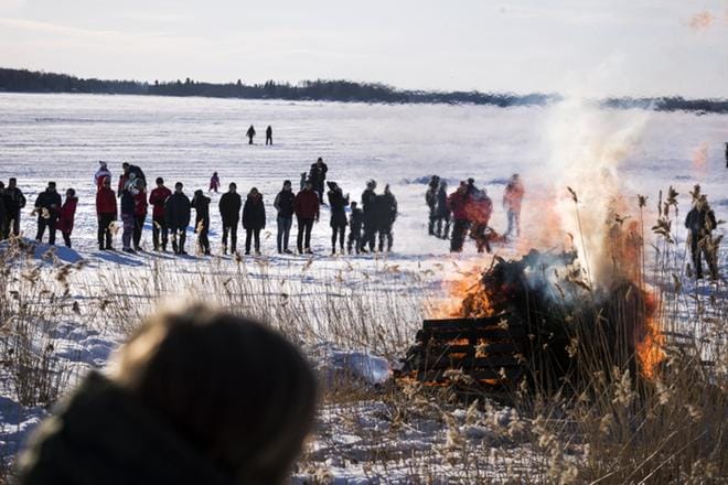 Pääsiäiskokot ovat olleet perinteisesti suosittuja tapahtumia niin Pohjanmaalla kuin Etelä-Pohjanmaallakin. Se, voidaanko näitä pääsiäisvalkioita vajaan kolmen viikon kuluttua järjestää, on paljolti koronatilanteesta kiinni. ARKISTOKUVA: JARNO PELLINEN