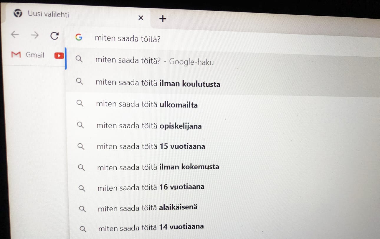Ensimmäinen askel nuoren työnhaussa on tiedon etsiminen netissä.
