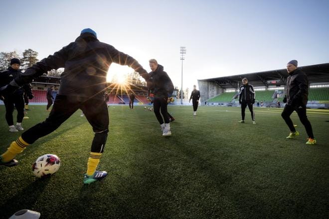 Jalkapallon kolmosessa pelaava vaasalaisjoukkue FC Kiisto on erikoisessa tilanteessa. Se pelaa kauden todennäköisesti kovimman ottelunsa heti kautensa alkajaisiksi, kun se kohtaa Suomen cupissa liigajoukkue FC Lahden. KUVAT: JARNO PELLINEN