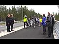 Koululaiset pääsivät uudelle pyörätielle
