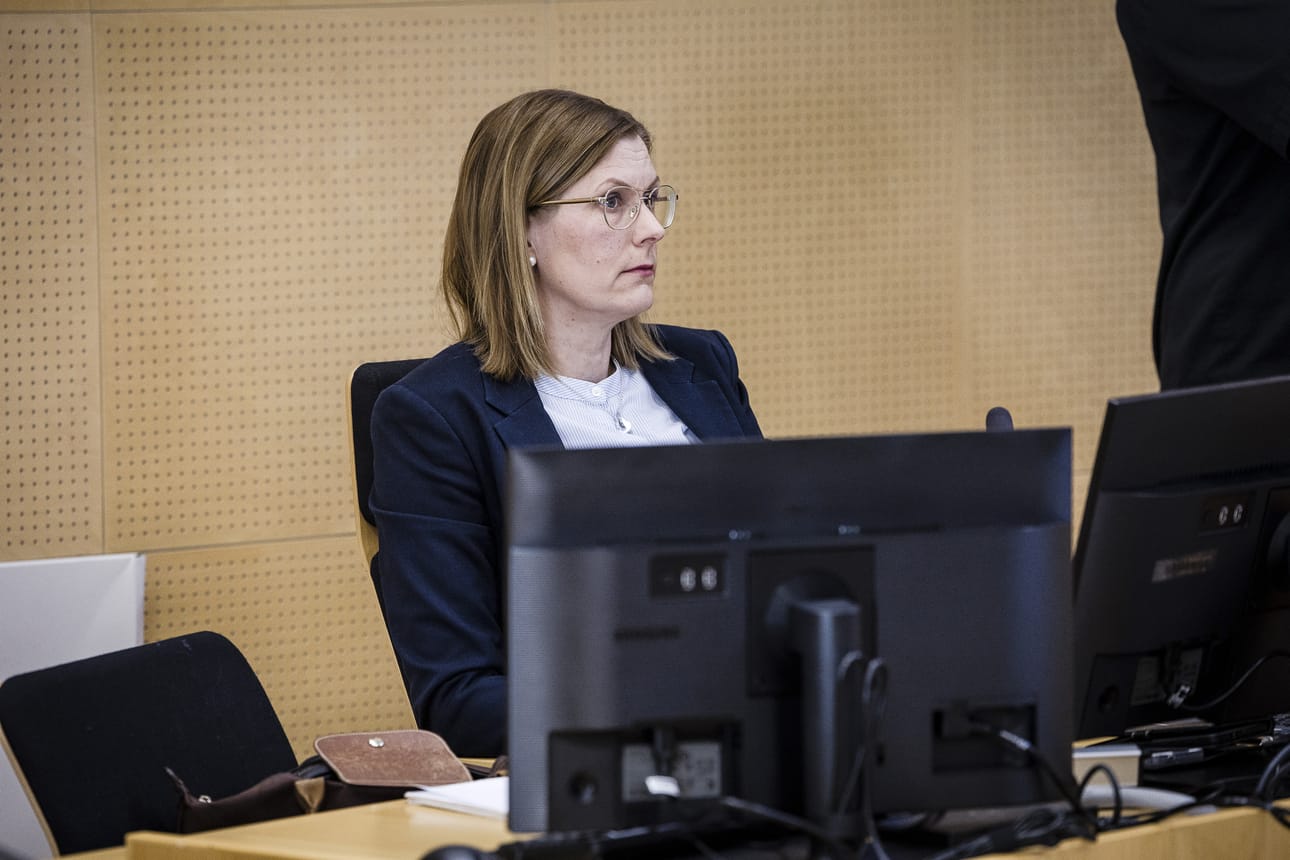 Aluesyyttäjä Maija Aarto vaatii syytetyille rangaistusta murhan yrityksestä. Tapaus on hänen mukaansa varsin erikoislaatuinen sen vuoksi, että uhrista erehdyttiin.