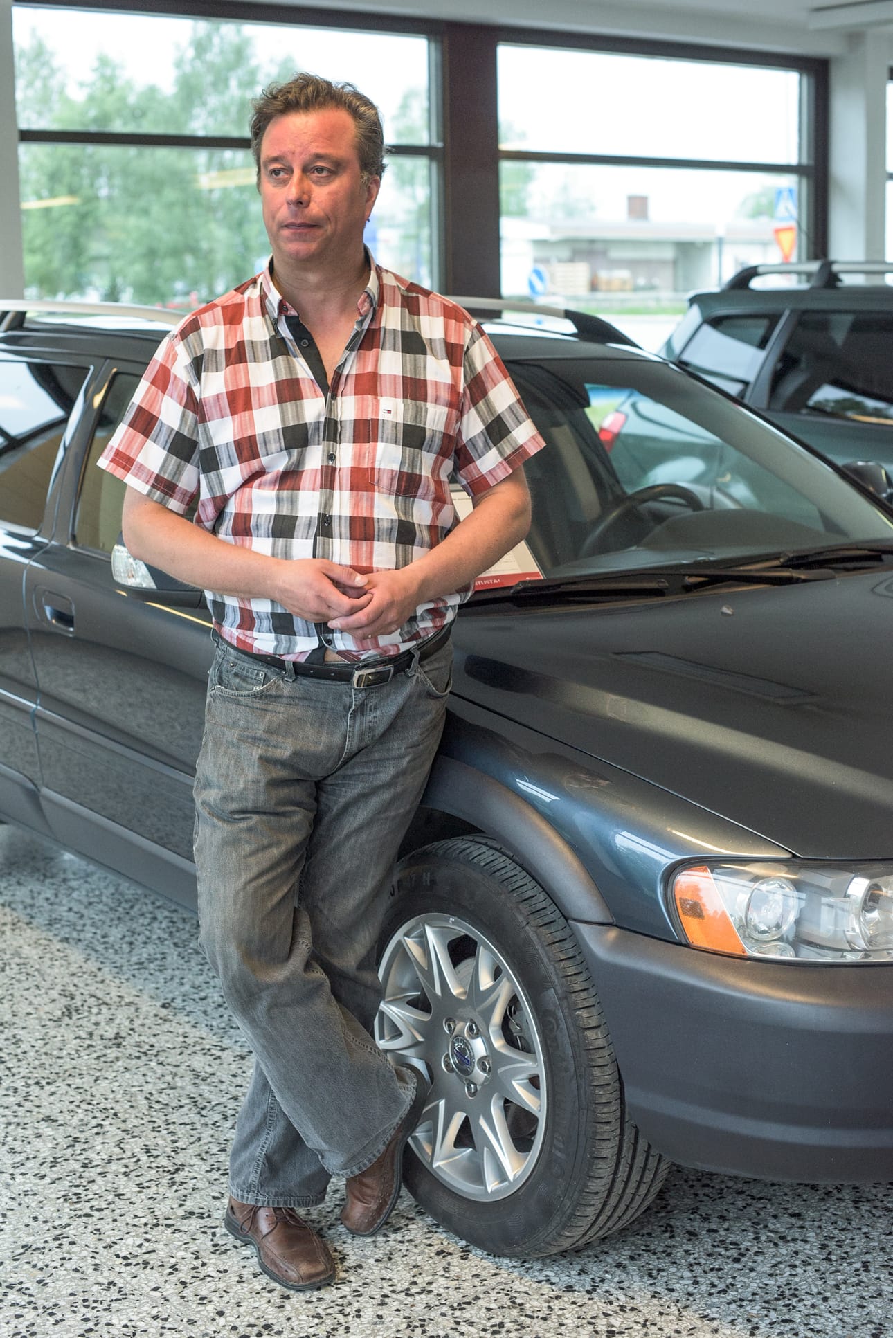 Tänä päivänä kysytyimmät käytetyt autot, muun muassa sopivan hintaiset farmarit, löytävät hyvin uuden omistajansa, tietää Törmäsen Auton Ari Törmänen.