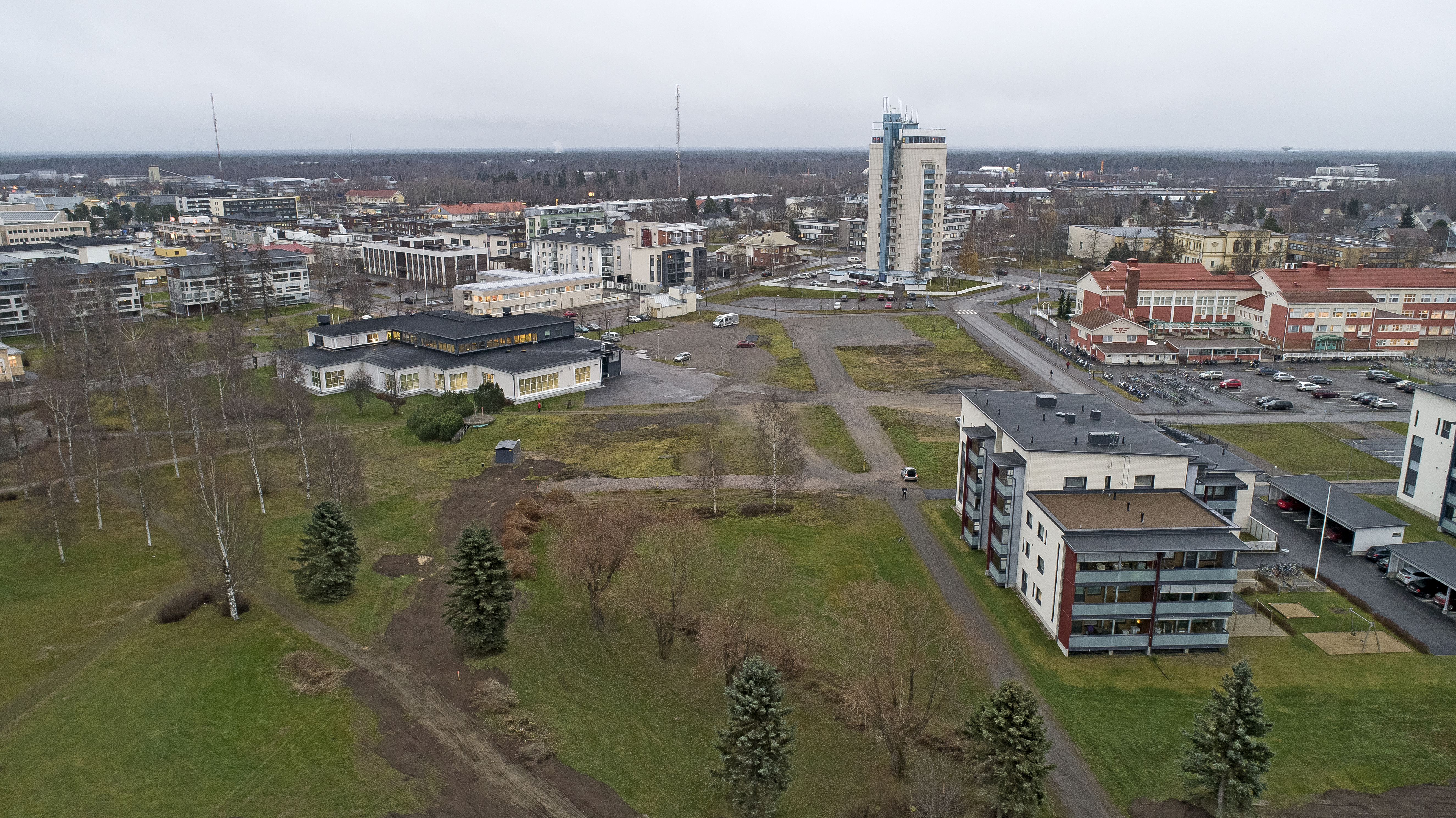 Temotekin uusi kerrostalo rakennetaan tälle alueelle rannassa jo olevien kerrostalojen jatkeeksi.