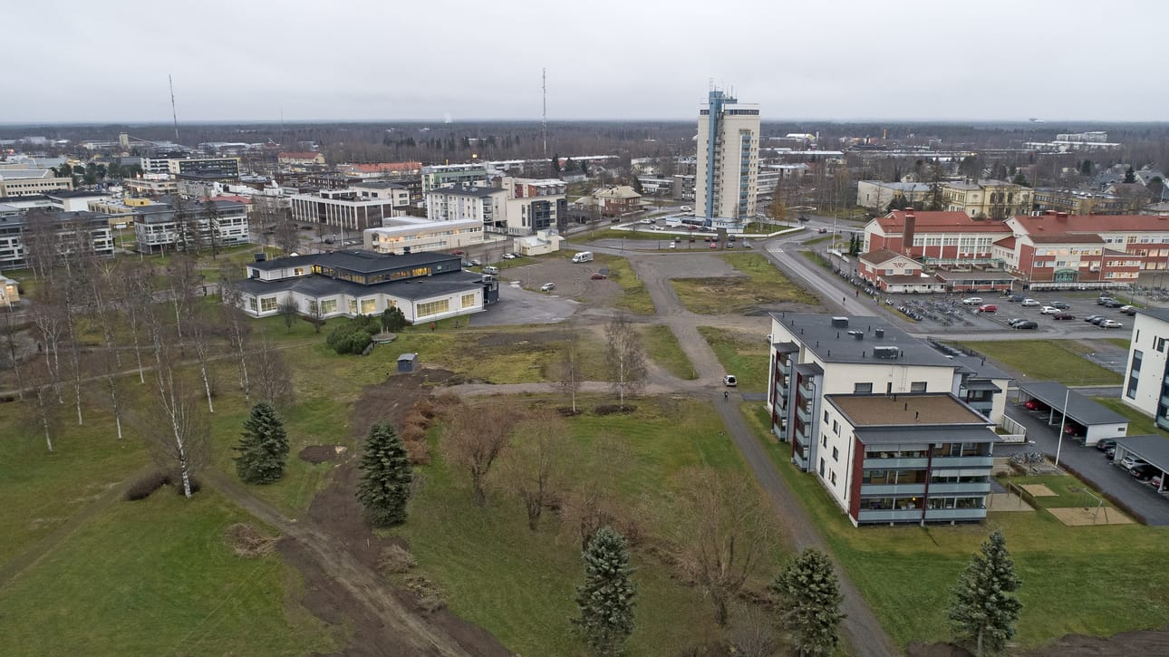 Temotekin uusi kerrostalo rakennetaan tälle alueelle rannassa jo olevien kerrostalojen jatkeeksi.