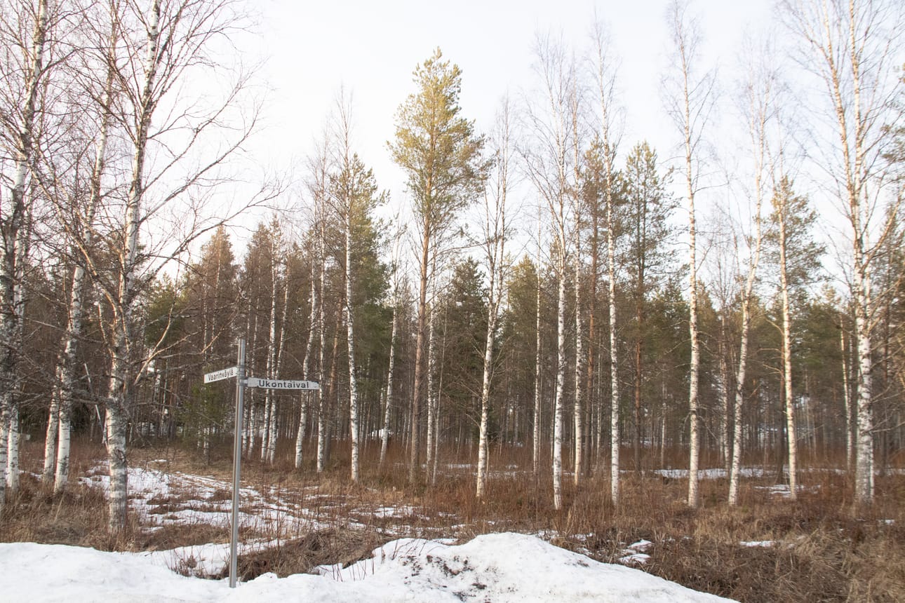 Pyhännän kunnan kiinteistöyhtiö suunnittelee rivitalon rakentamista Ukonojan alueella olevalle, metsittyneelle pellolle. Aikanaan maapohjatutkimusten kautta selviää, mikä kohta alueesta olisi parhaiten rakentamiseen soveltuva.