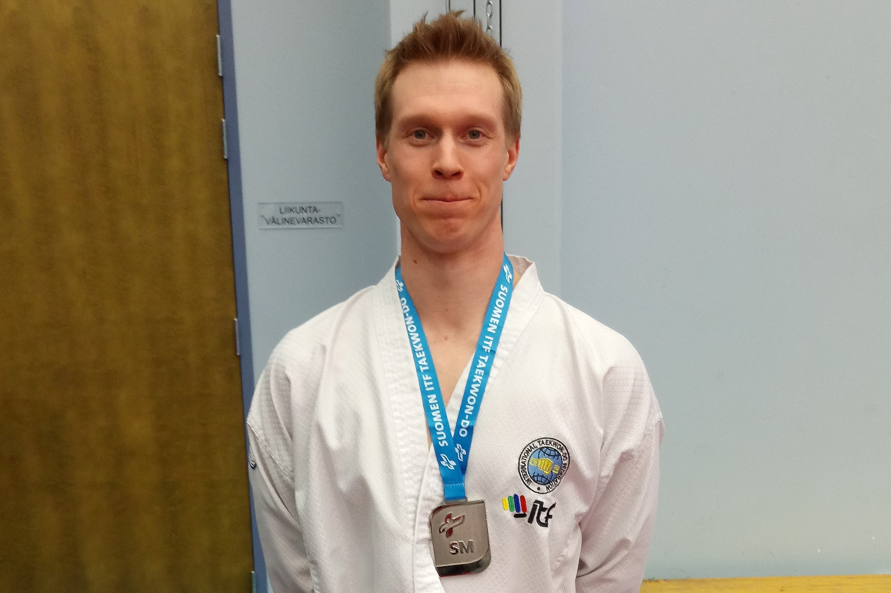Kärsämäkinen Reima Korkatti voitti SM-hopeaa taekwondon liikesarjoissa.