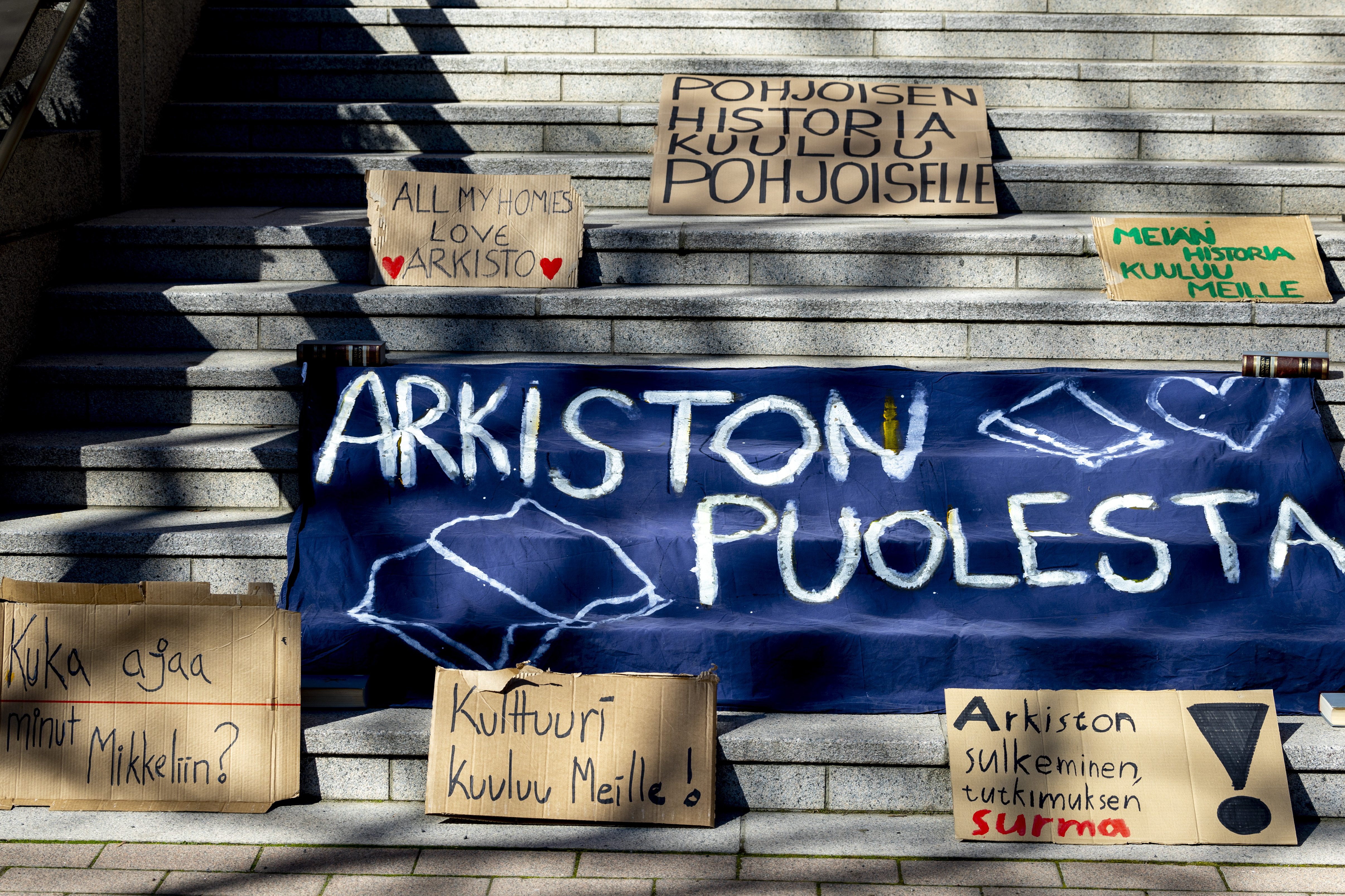 Arkistotieto on kansalaisen oikeus – Kansallisarkiston Oulun toimipaikka säilytettävä