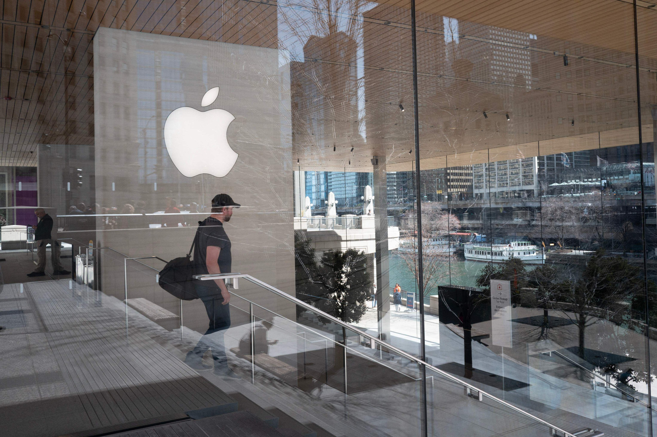 EU lätkäisi Applelle ja Metalle satojen miljoonien eurojen sakot