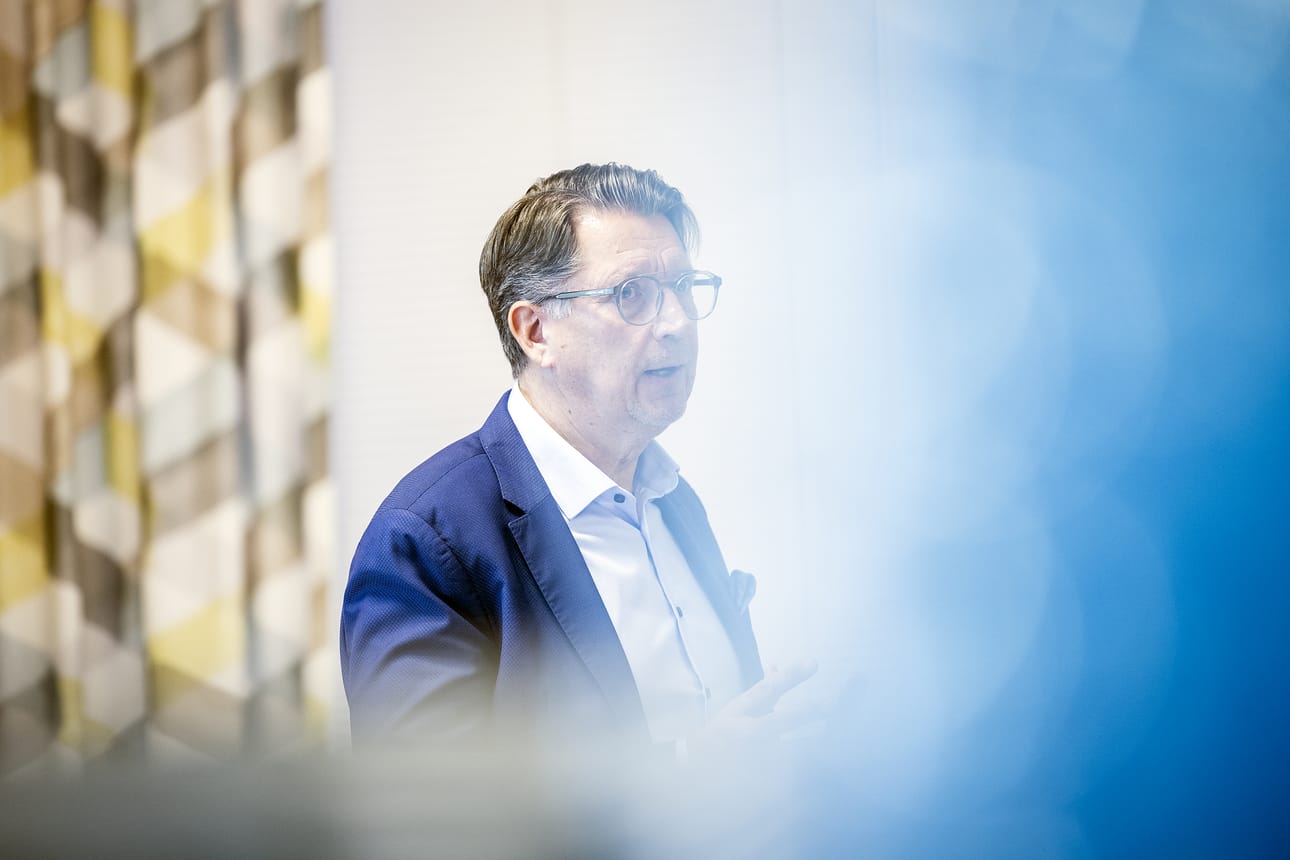 Oululaiset saavat kuulla viranhaltijoiden esityksen palveluverkon uudistamisesta ensi viikon keskiviikkona, Oulun sivistys- ja kulttuurijohtaja Mika Penttilä kertoo.