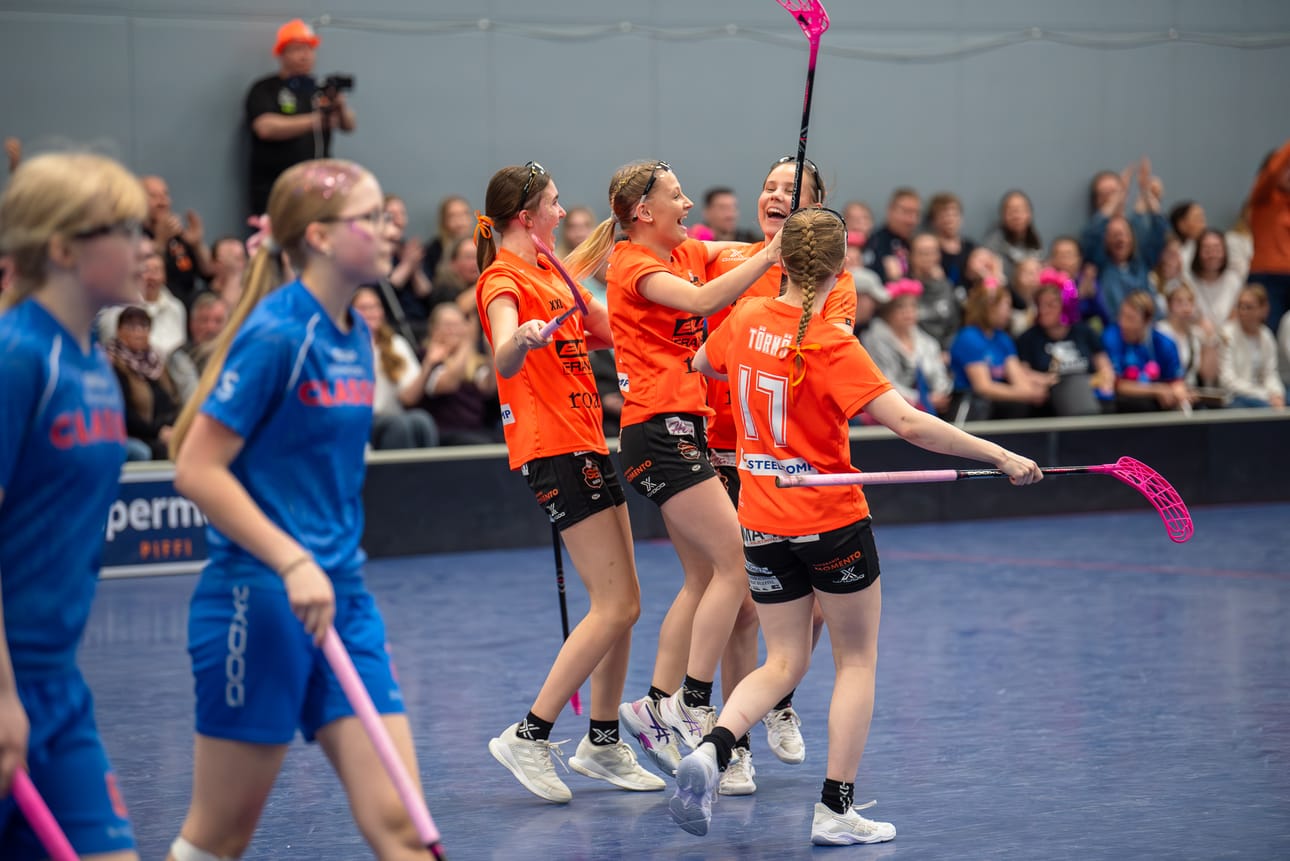 SB Vaasa oli lähellä mestaruutta jo sunnuntaina kotikentällään (kuvassa). Torstai-illan pelissä Classic pysyi takana loppuun asti ja mestaruusjuhlat alkoivat. Arkistokuva.