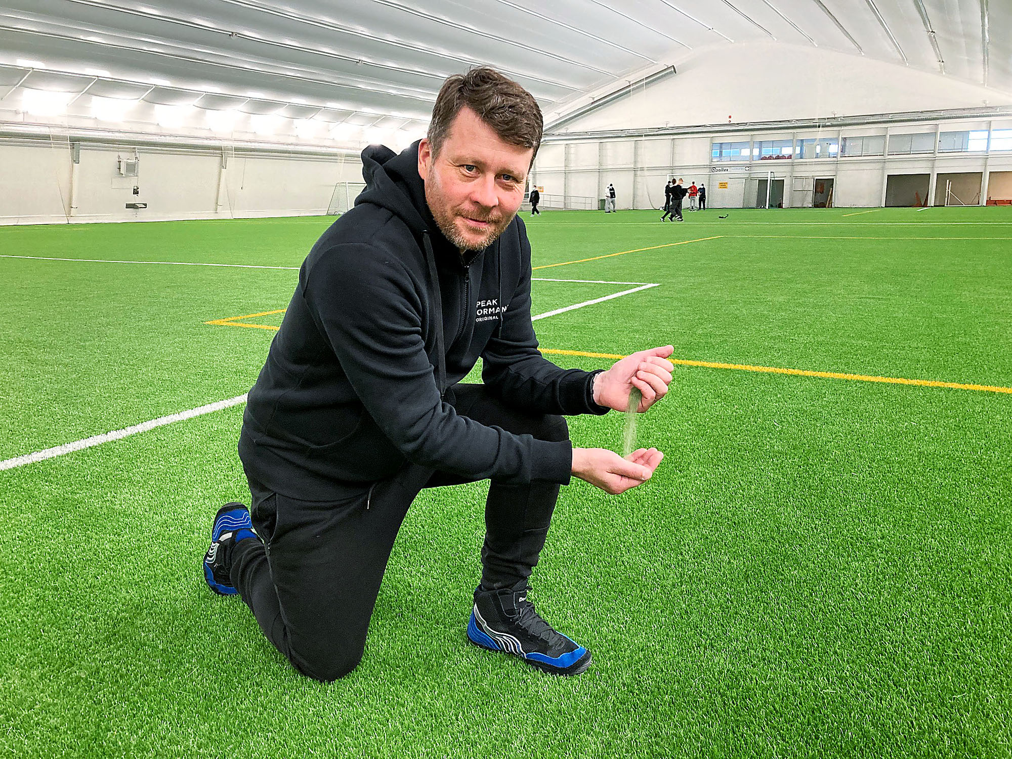 Tornion Lappiahalli sai ympäristöystävällisen tekonurmen ja myös valaistus uusittiin