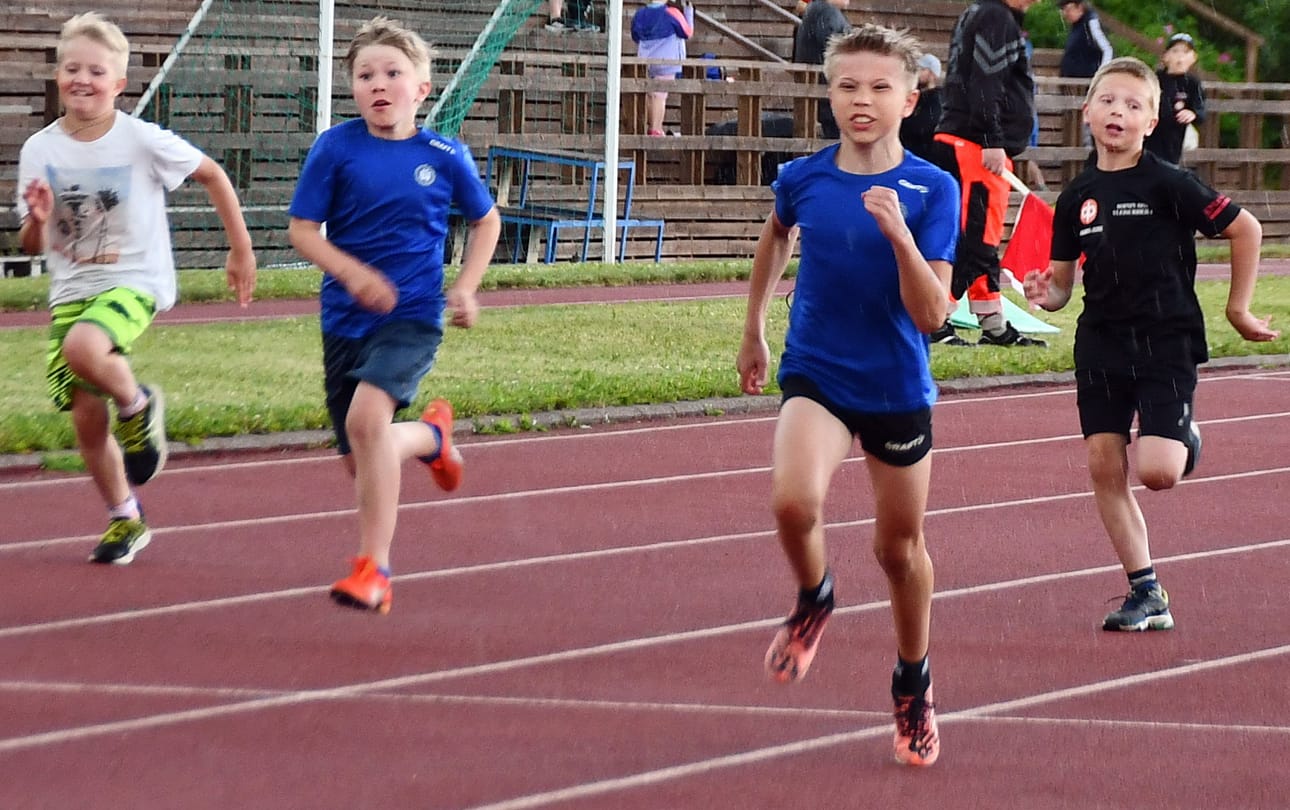 Kauden tilastokakkonen, ÄU:n Renny Hietaniemi puristi voiton 9-vuotiaiden 40 metrin juoksussa.