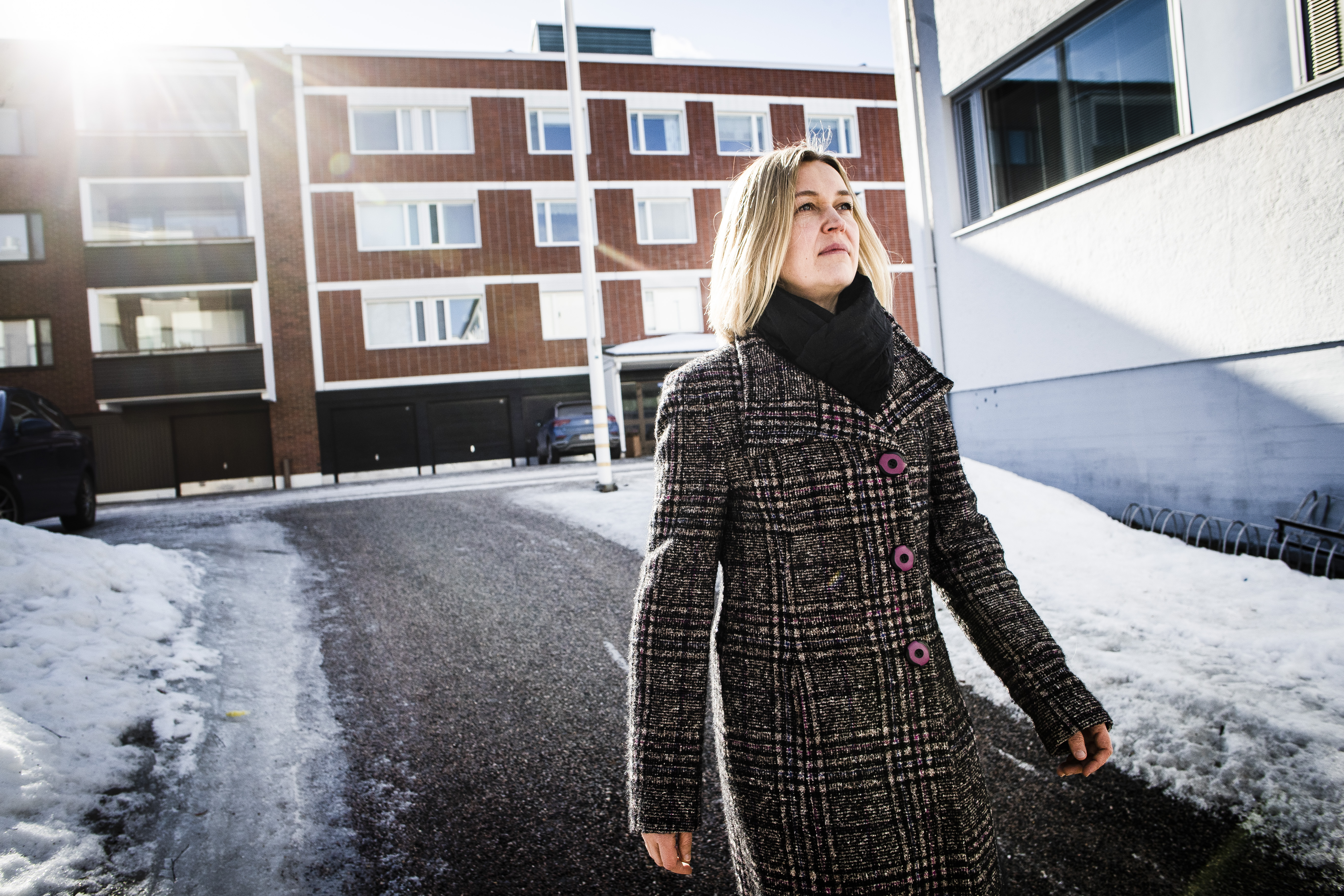 Täyskäännös – Kun viestintäjohtaja Anna Häkkinen päätti 45-vuotiaana opiskella poliisiksi, kaikilla oli vain yksi kysymys: miksi?