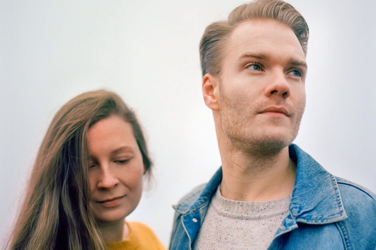 Tanja Torvikoski ja Petri Kuusela ovat tehneet Ship's Bell -levyä rauhassa, ilman aikarajaa tai yhtiötä. Folk-Americana -vaikutteinen yhtye tunnetaan lohdullisesta ja myötätuntoisesta sävystään.