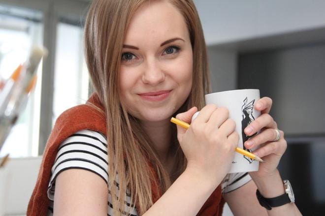 Pöyrööt-sarjakuvan piirtäjä Liisa Seppälä kokee, ettei ihmisillä ole ymmärrystä siitä, mitä seksuaalinen häirintä on. Hänen mukaansa ongelma on, ettei seksuaalista häirintää tunnisteta. KUVA: ARTTU SEPPÄLÄ