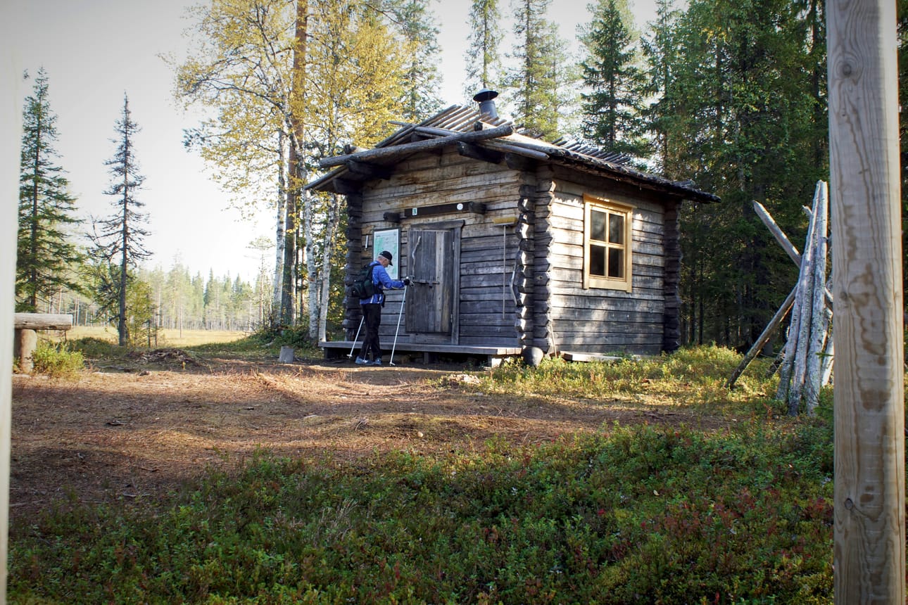 Välitupaa, kuten muitakin kansallispuiston suosituimpia taukopaikkoja on kesän aikana remontoitu.