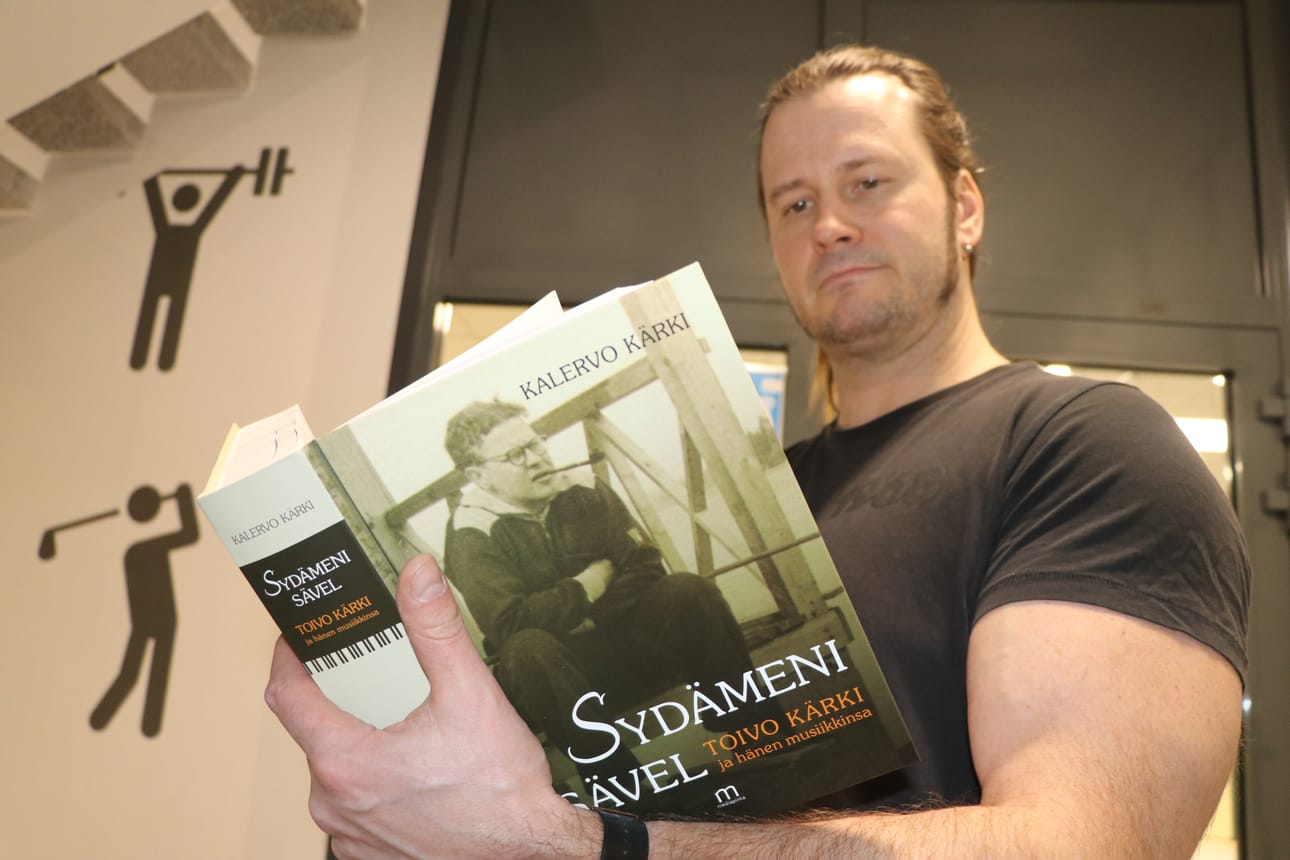Jaakko Kärjen isä Kalervo on ottanut elämäntyökseen maestro-Kärjen luovien sävelten esiintuomisen