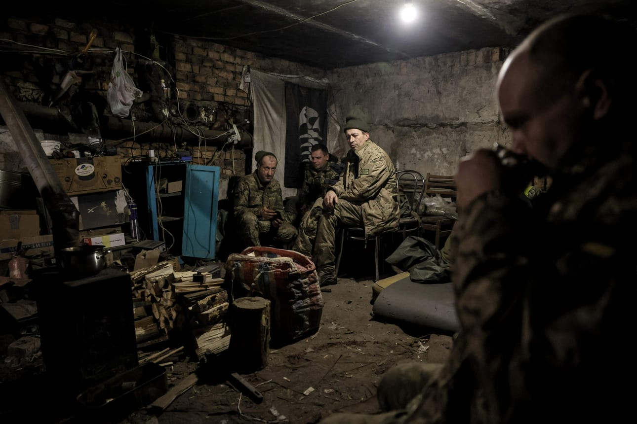 Ukrainalaisia sotilaita Chasiv Jarissa Donetskin alueella kuun alussa. LEHTIKUVA/AFP