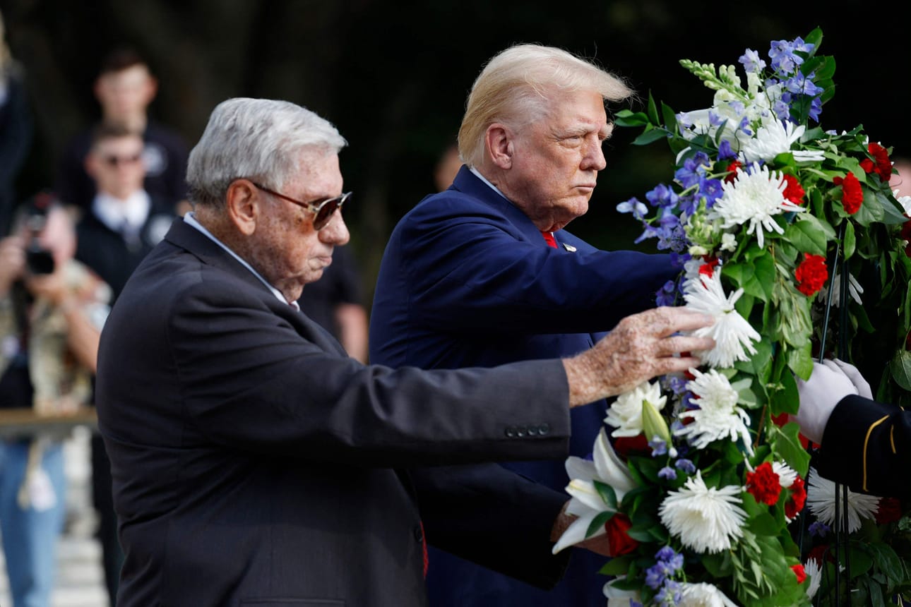 Yhdysvaltain presidenttiehdokas Donald Trump vieraili viime viikolla Arlingtonin sotilashautausmaalla. LEHTIKUVA/AFP
