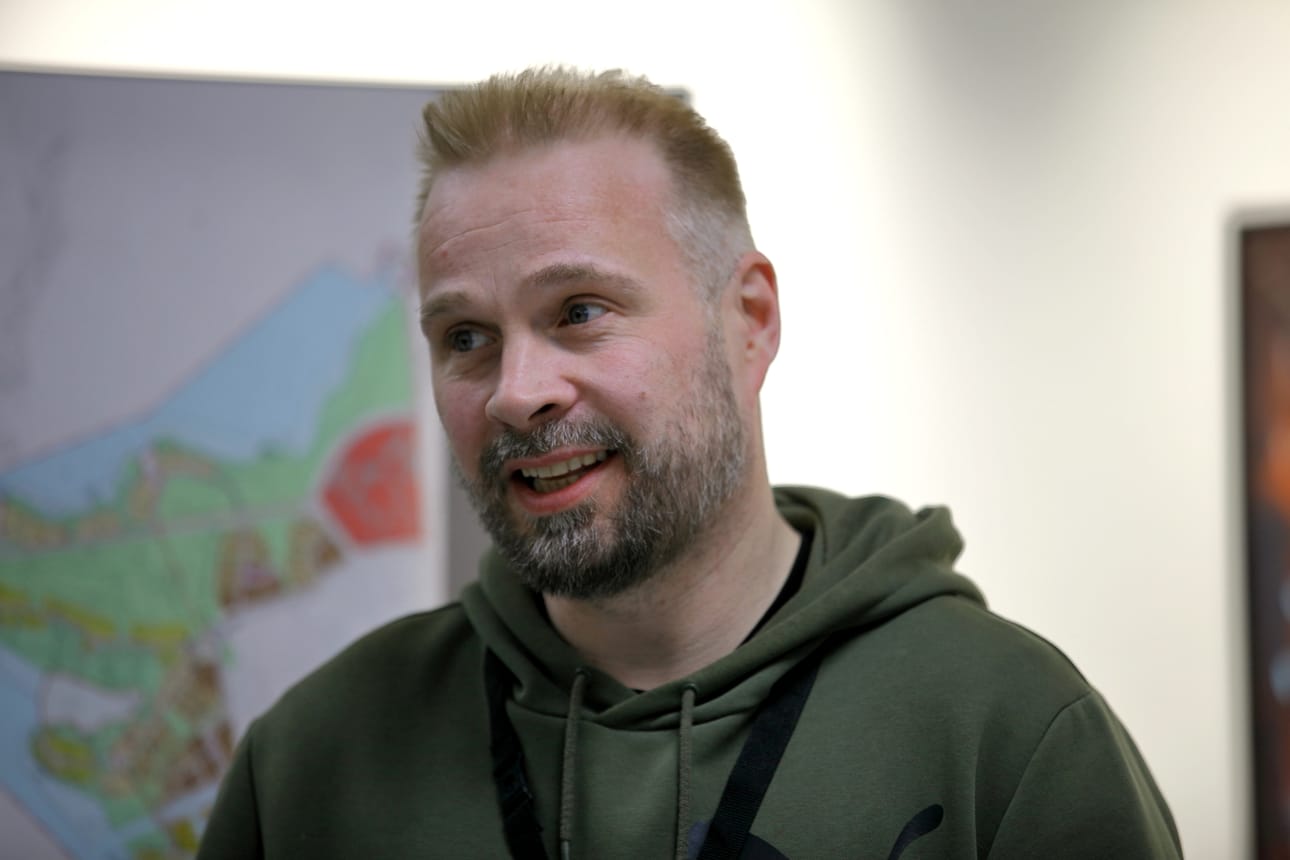 Raahen kaupungin johtavan rakennustarkastajan Juha Arolan mielestä rakennusvalvonnan kannattaa tehdä yhteistyötä muiden kuntien kanssa.