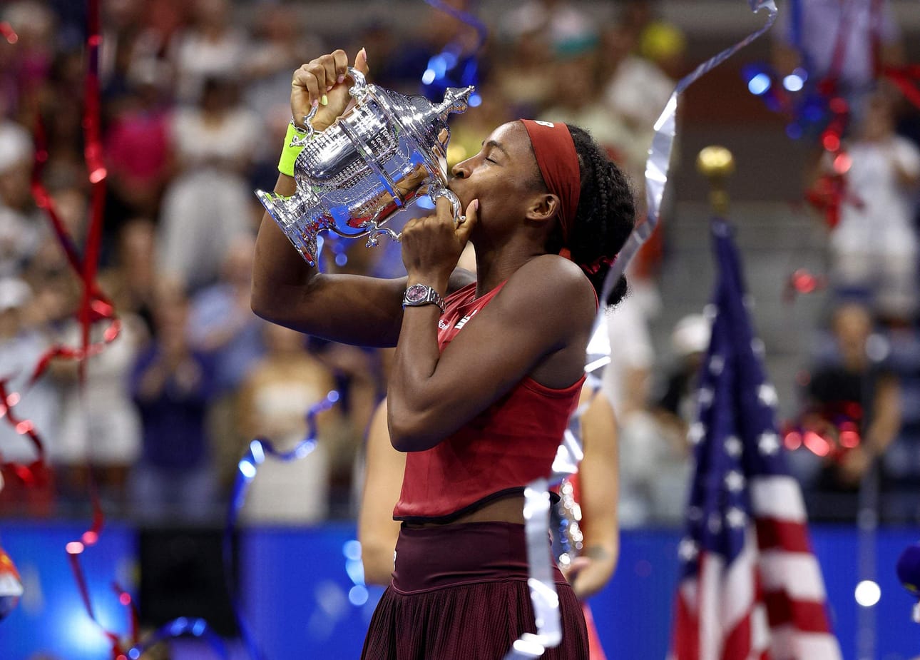 Coco Gauff oli edennyt aiemmin jo kertaalleen grand slam -finaaliin, mutta tuolloin loppuottelu päättyi tappioon. Nyt hän kuittaa voitostaan kolme miljoonaa dollaria. LEHTIKUVA/AFP