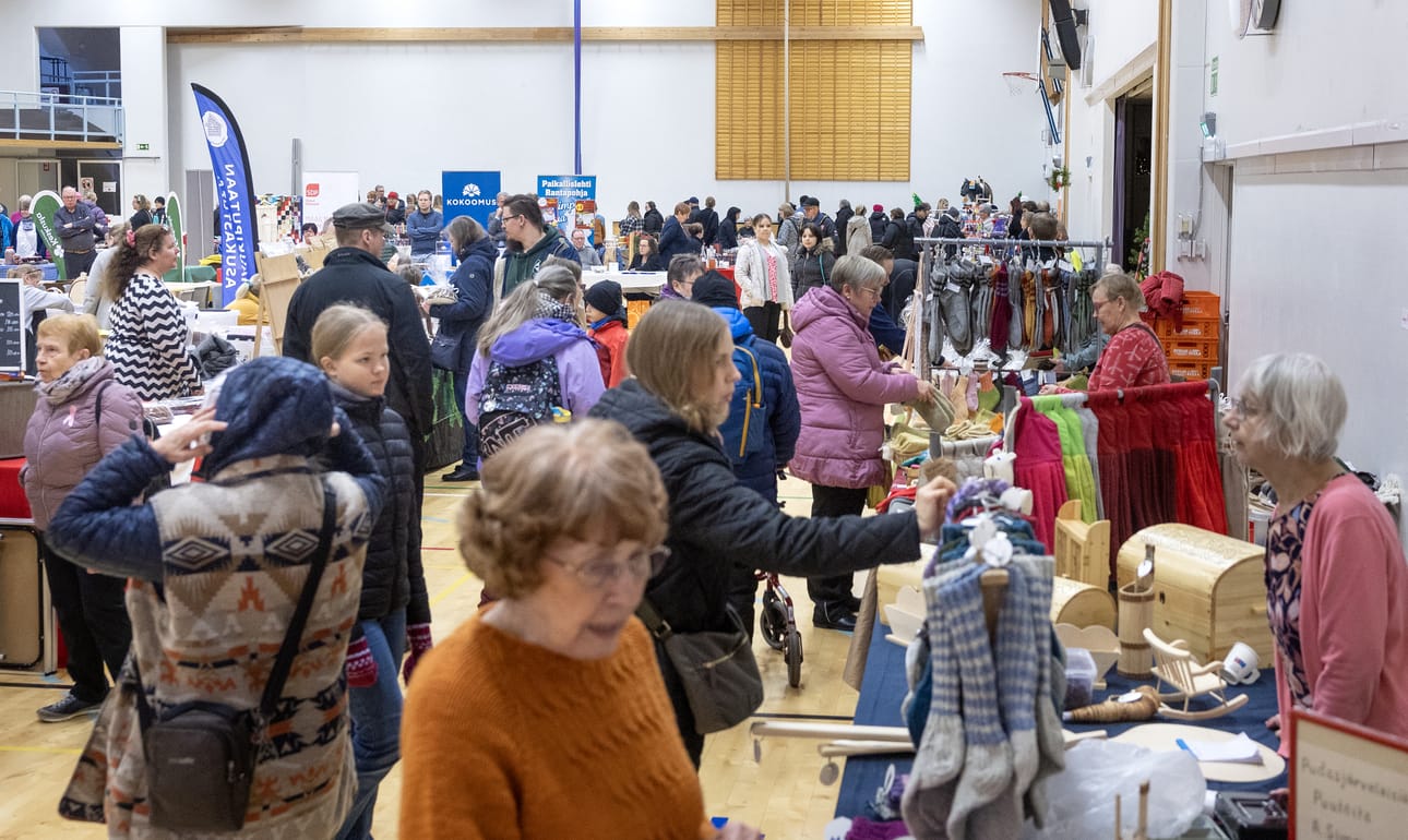 Haukipudaspäivien kunniaksi järjestettävillä perinteisillä markkinoilla riitti lauantaina väkeä.