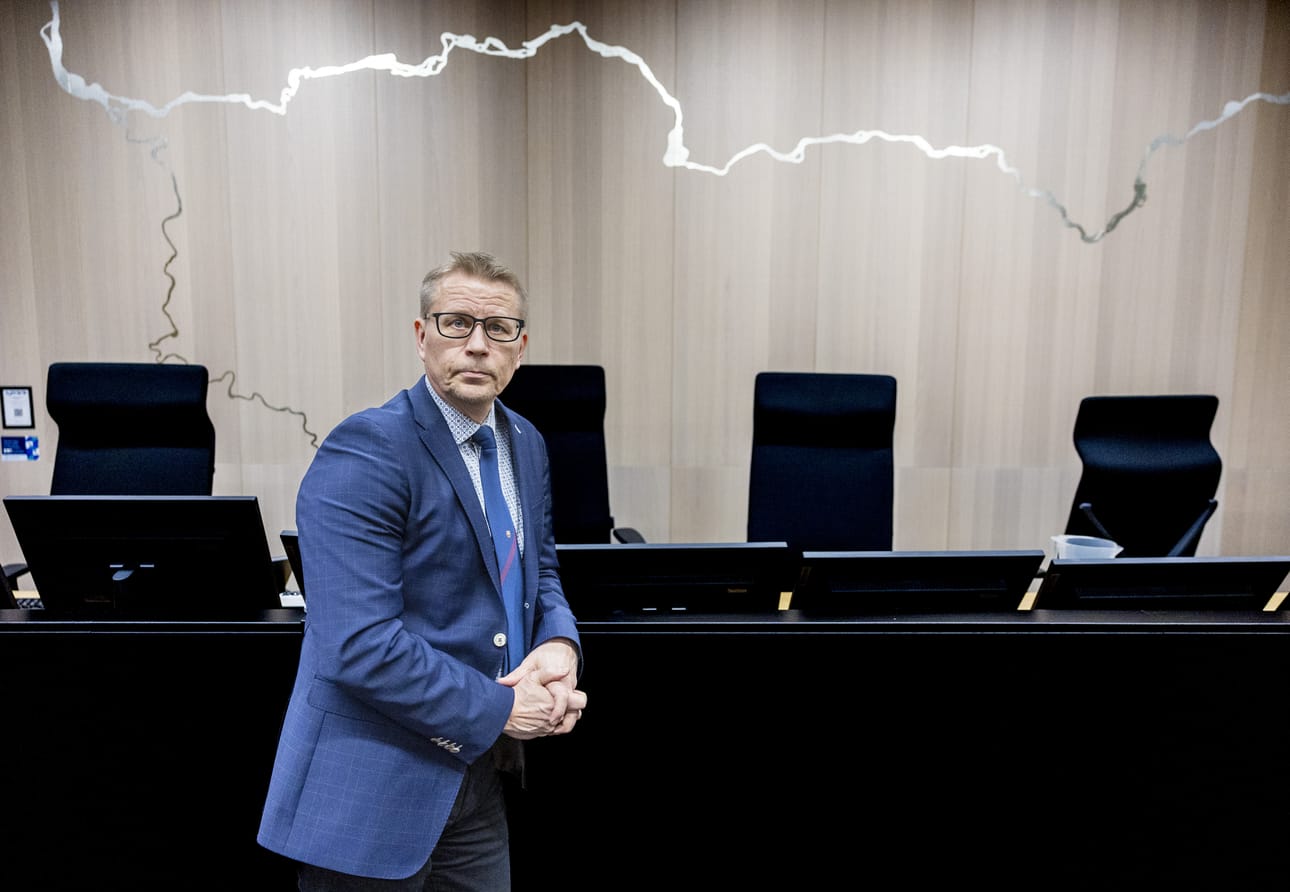 Käräjätuomari Jyrki Määttä johtaa Oulun käräjäoikeuden rikososastoa.