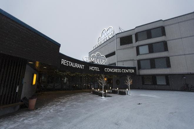 Vaskiluodon perinteikäs hotelli saa jälleen uuden omistajan. Tropiclandia säilyy ainakin toistaiseksi toiminimenä Scandic-ketjussakin. KUVA: JARNO PELLINEN
